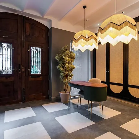 Guest house Reina 107 Boutique