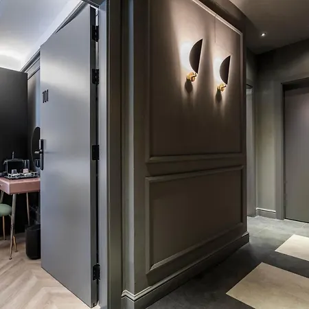 Reina 107 Boutique Гостевой дом 2*