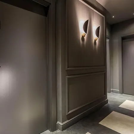 Reina 107 Boutique Валенсия